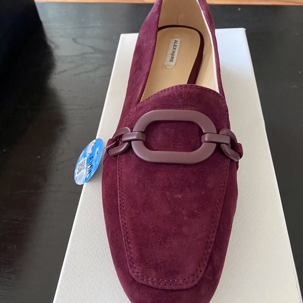 Women’s Flat Shoes